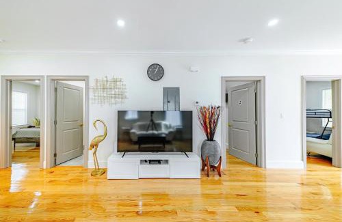 St. Marks Apartamento | 82 - 3BR Boston - Stylish Stay near MBTA