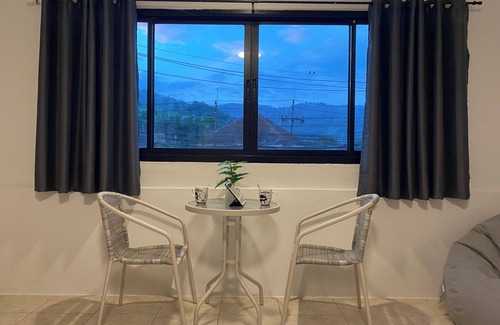 Kathu Apartamento | 84 Bar & Guesthouse Room-1