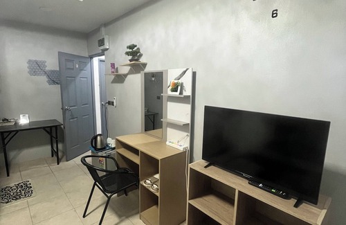 Kathu Apartamento | 84 Bar & Guesthouse Room-2