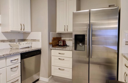 South San Francisco Apartamento | 840-#3 Spacious, new, Safe parking garage, Condo type unit, A/C & Elev. near SFO