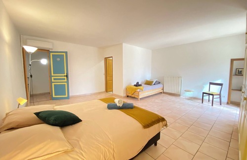 Althen-des-Paluds Otro | 84B7 - Accommodation in a charming 18th century farmhouse