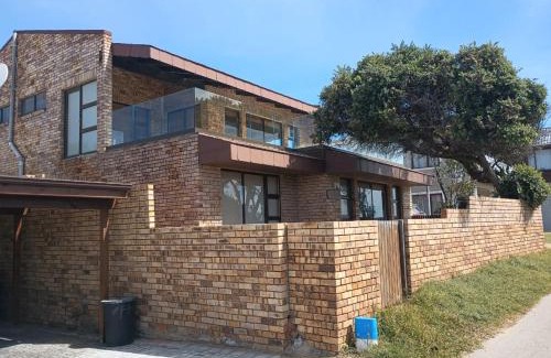 Buffalo Bay Casa | 87 Sand Street - Buffels bay