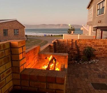 Buffalo Bay Casa | 87 Sand Street - Buffels bay