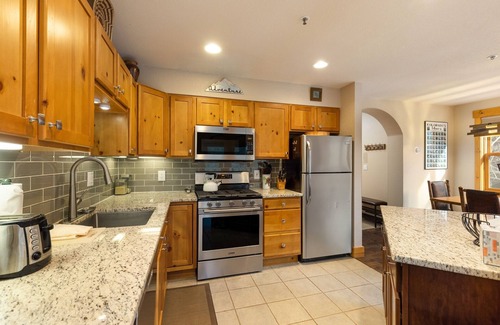 Keystone Condominio | 8767 Trappers Crossing 4 Bedroom Condo by RedAwning