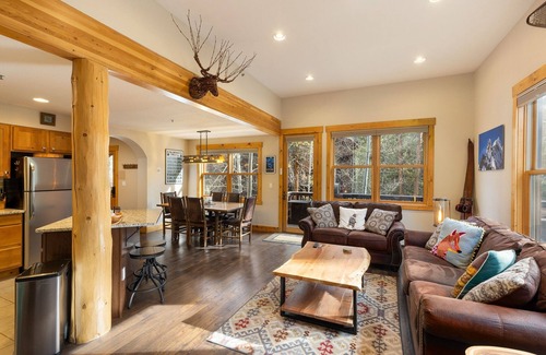 Keystone Condominio | 8767 Trappers Crossing 4 Bedroom Condo by RedAwning