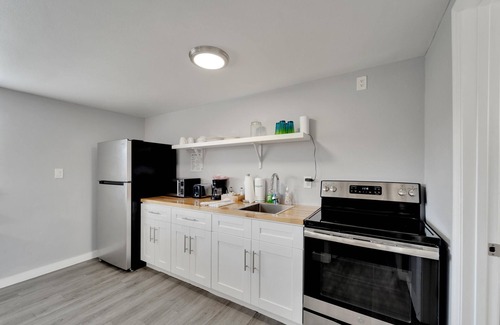 Tampa Apartamento | 8818 Rocky Creek Drive, Unit B
