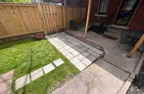German Village Casa | 886 Macon (2 bdrm) · Walkable German Village home w/ fenced yard