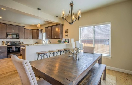 Colorado Springs Casa | 8BD Mnt Views☀Jardín de los Dioses☼Grupos grandes