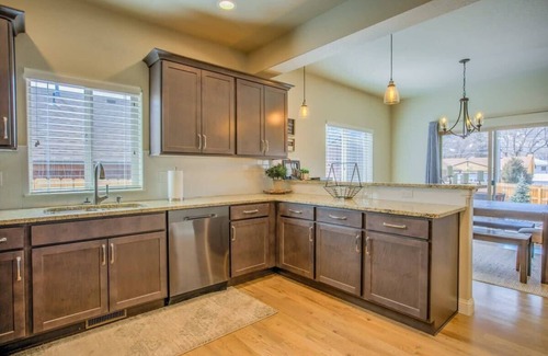 Colorado Springs Casa | 8BD Mnt Views☀Jardín de los Dioses☼Grupos grandes
