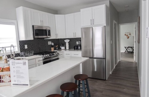 Irvington Casa | 8BR 4BA Home Near NYC -Sleeps 16