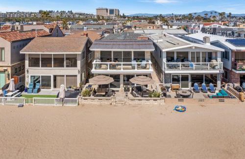 West Newport Casa | 8BR Beach Duplex with Ocean Views, Patio & Pool Table