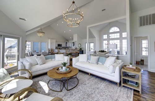 Frisco Casa | 8BR Oceanfront in OBX w/ Heated Pool & Hot Tub!