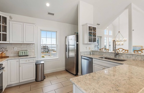 Frisco Casa | 8BR Oceanfront in OBX w/ Heated Pool & Hot Tub!