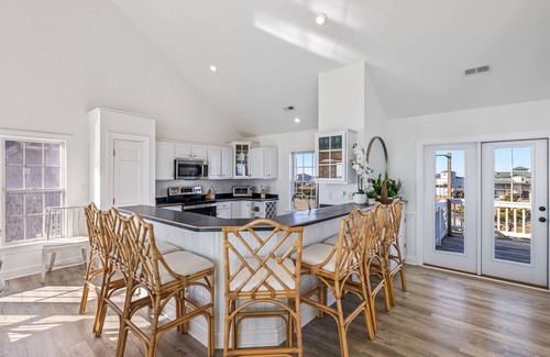 Frisco Casa | 8BR Oceanfront in OBX with Heated Pool & Hot Tub!