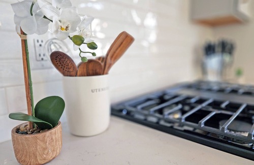 Charlotte Casa | 8BR Southend Walk to Everything Sleeps 20