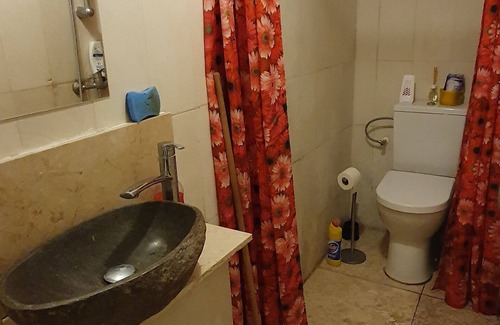 Duivendrecht Apartamento | 8m2 studio can be for 4 with 2 extra floor matrasses near metro + night bus stop