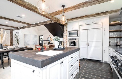 New Braunfels Casa | 8Sages-Gruene*Luxury Getaway* Accommodates 18