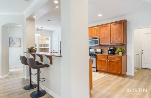 Westfield Apartamento | Perfect Central Location + Free Prkg and Cozy Beds