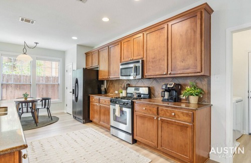 Westfield Apartamento | Perfect Central Location + Free Prkg and Cozy Beds