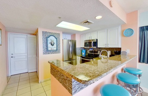 Crescent Beach Casa | 8th floor oceanfront condo, shared pool, central AC, shared hot tub