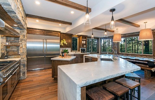 South Lake Tahoe Casa | 9 habitaciones / 9 baños Mansión celestial con piscina al lado de Heavenly Ski Lodge