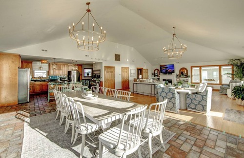 Hatteras Casa | 9 Bed Oceanfront in OBX With Pool & 2 Hot Tubs!