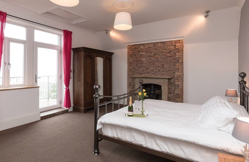Pendine Cabaña | 9 habitaciones alojamiento en Pendine, cerca de Laugharne