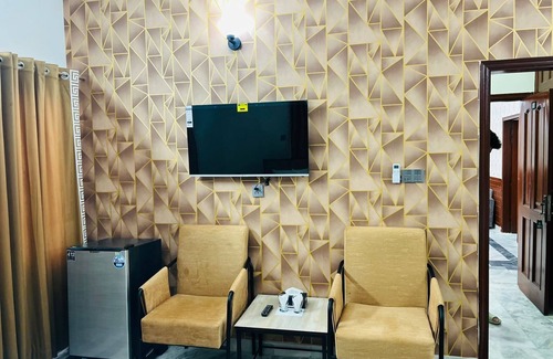 F-8 Sector Casa | 9-bedroom house in superb Islamabad with WiFi, AC