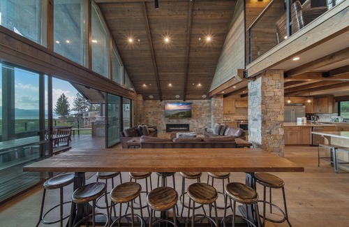 Al Tahoe Casa | 9 bedroom Luxury Villa by the lake with Indoor Pool
