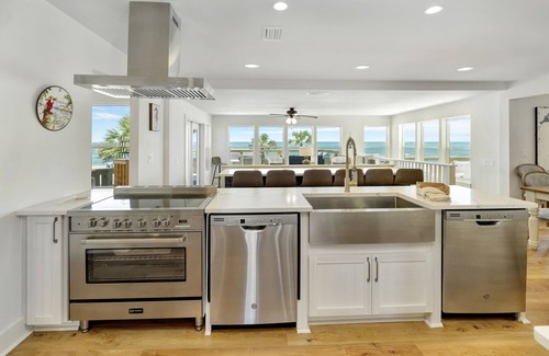 St. George Island Casa | 9 BR 7.5 BA Gulf Coast Beachfront Paradise with Private Pool and Dock-Sleeps 20+