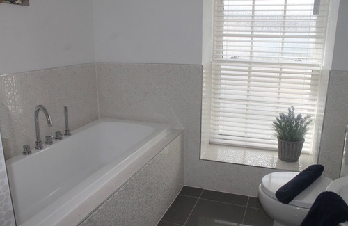 Saundersfoot Apartamento | 9 Cambrian Terrace amplio apartamento contemporáneo