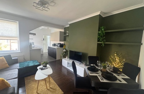 Newcastle-upon-Tyne Apartamento | 9 Guests - Free Parking - Cozy 3 Bedrooms