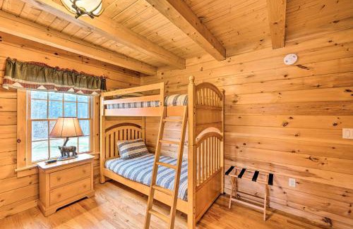Carroll Casa | 9 Mi to Bretton Woods Carroll Log Cabin with Deck