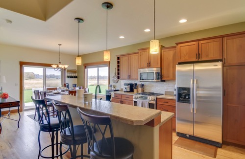 Four Corners Casa | 9 Mi to Downtown: Bozeman Vacation Home w/ Hot Tub
