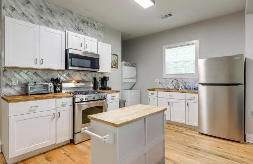 College Park Apartamento | 9 Mi to Dtwn ATL Pet-Friendly Apt with Yard