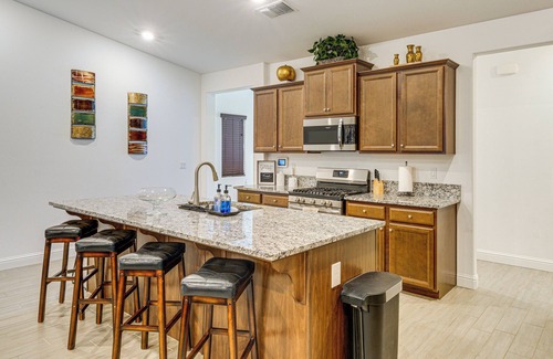 Greenacres Casa | 9 Mi to Dtwn Bakersfield: Pet-Friendly Home