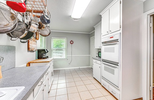 Richland Hills Casa | 9 Mi to Dtwn: Fort Worth Home w/ Patio & Yard