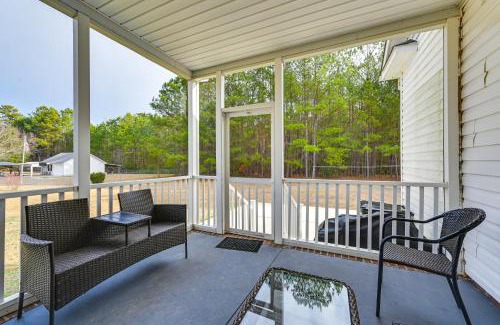 Greenville Casa | 9 Mi to Dtwn Greenville Home with Screened Patio!