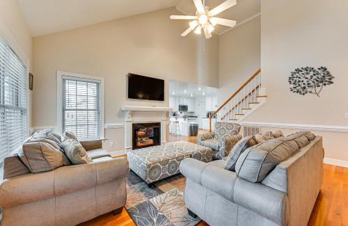 Greenville Casa | 9 Mi to Dtwn Greenville Home with Screened Patio!