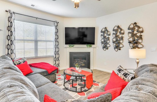Winston - Salem Casa | 9 Mi to Old Salem Spacious Family Home with Yard!