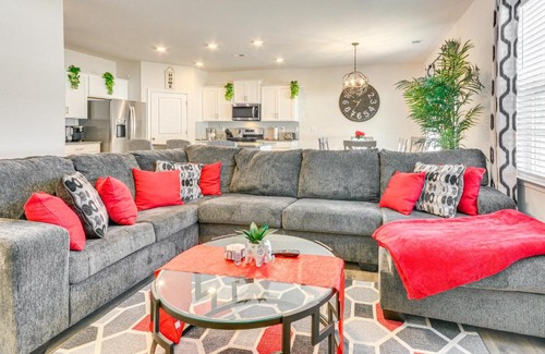 Winston - Salem Casa | 9 Mi to Old Salem Spacious Family Home with Yard!