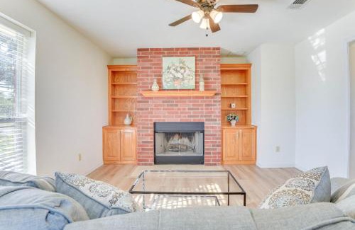 Sanger Casa | 9 Mi to Ray Roberts Lake Texas Retreat with Pool