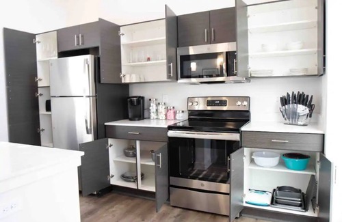 Indianapolis Apartamento | 9 Miles to Downtown | 1000Mbps | King bed | W/D