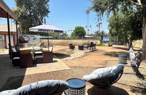 South Redlands Casa | 🧡9 min to University,Parking, 4BR/2BA, Sleeps 10, Boho Style🌼