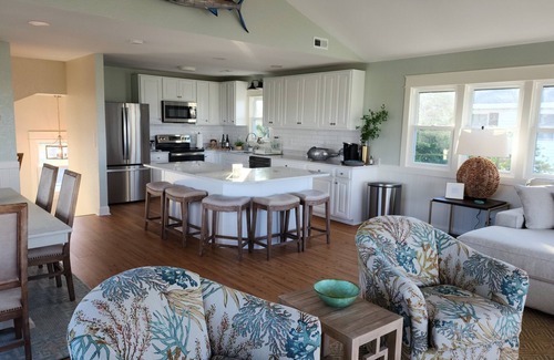 Kill Devil Hills Cabaña | 9 MINUTE WALK TO THE BEACH; BEAUTIFULLY DECORATED; GREAT SIDE-STREET LOCATION