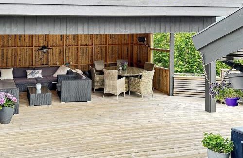 Lyngdal Casa | 9 person holiday home in Korshamn-By Traum