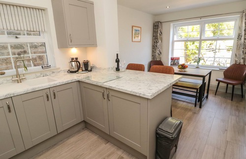 Belford Cabaña | 9 STATION COTTAGES, pet friendly, with a garden in Belford