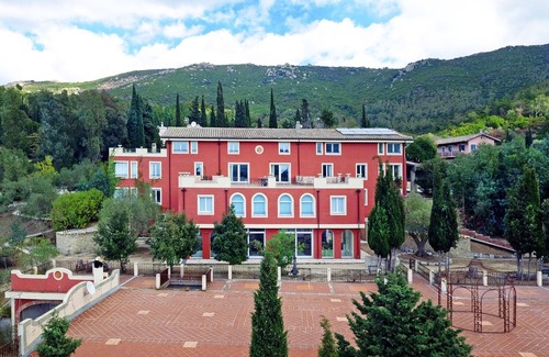 Villaggio delle Mimose Villa | 9 suites, piscina, tenis, fútbol, billar.