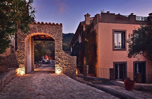 Villaggio delle Mimose Villa | 9 suites, piscina, tenis, fútbol, billar.