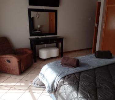 Klerksdorp Casa | 9 wena Ave Guesthouse